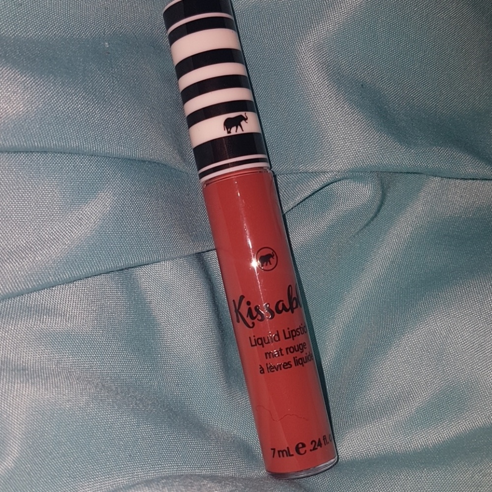 Kissable liquid lipstick